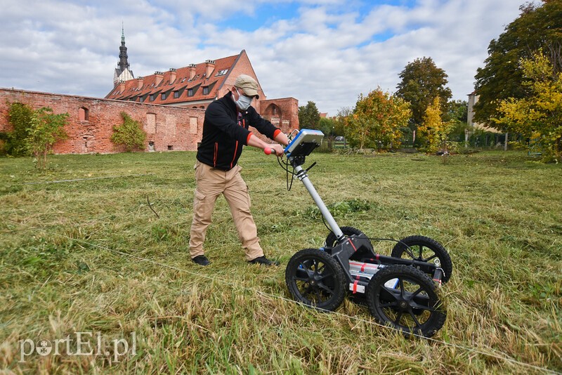 Elbląg, Archeologiczny szturm na zamek