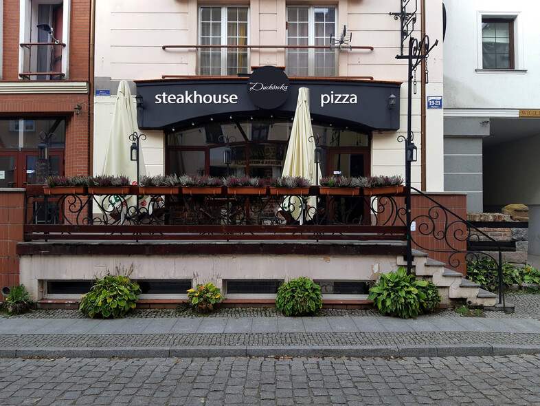 Stekhouse&Pizza by Duchówka mieści się przy ul. Wigilijnej 19/21