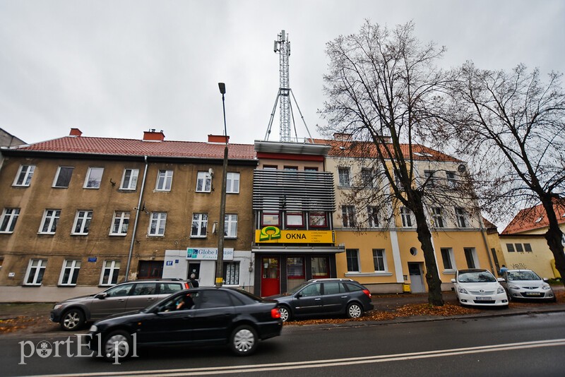 Elbląg, Stacja bazowa telefonii komórkowej znajduje się dachu prywatnej kamienicy