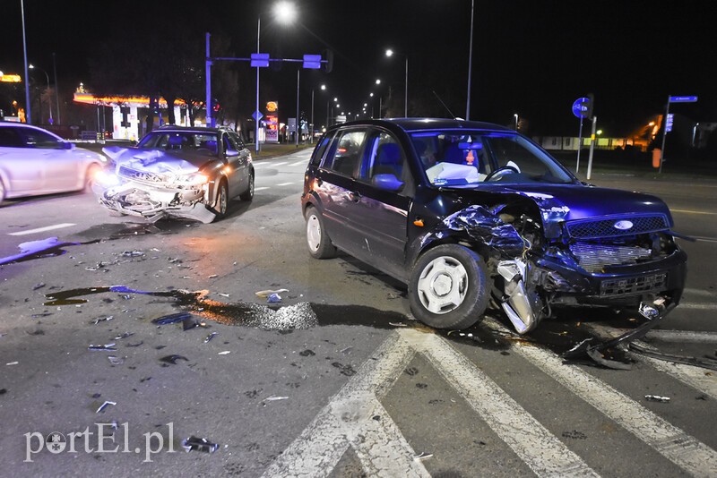 Elbląg, Czołowe zderzenie na al. Tysiąclecia, kolejne odebrane prawo jazdy Elbląg, Czołowe zderzenie na al. Tysiąclecia, kolejne odebrane prawo jazdy