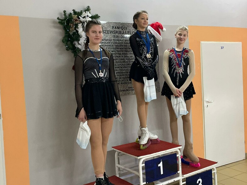Elbląg, Łyżwiarki z Elbląga z medalami w Łodzi Elbląg, Łyżwiarki z Elbląga z medalami w Łodzi