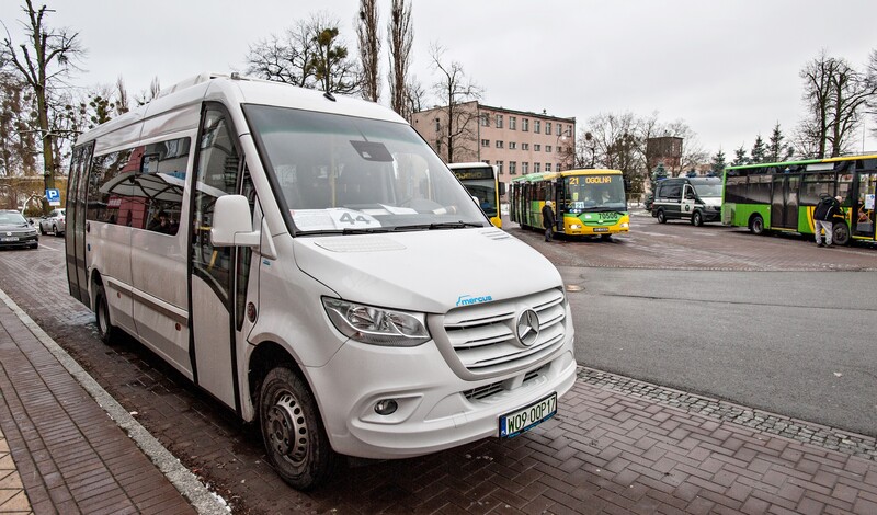 Elbląg, Większość linii gminnych zatrzymuje się na dworcu