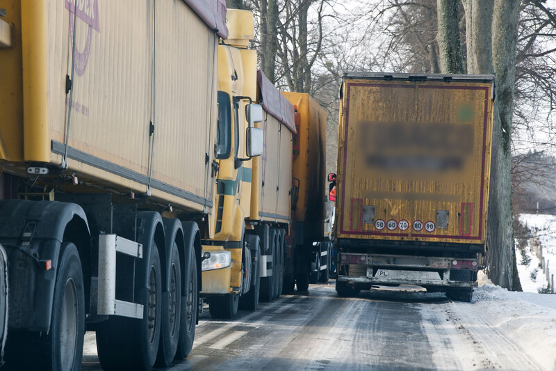 Elbląg, "Lód, śnieg, ciężarówki wpadają do rowów” Elbląg, "Lód, śnieg, ciężarówki wpadają do rowów”
