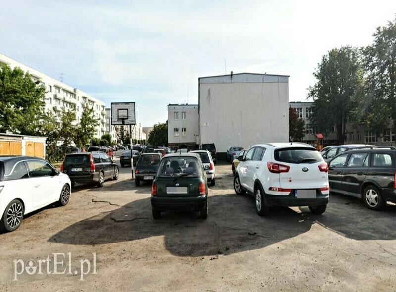 Elbląg, Byłe boisko zamieniło się w parking