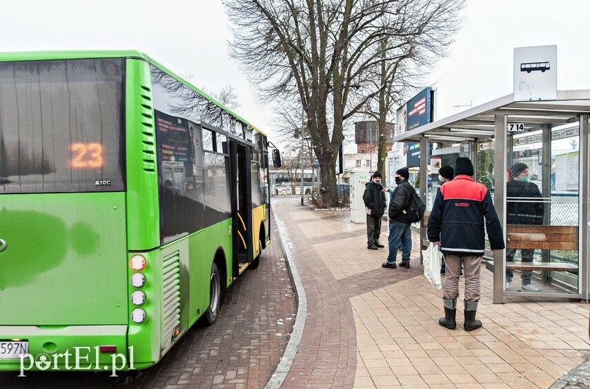 Elbląg, Pasażerów ubyło nawet o 60 procent