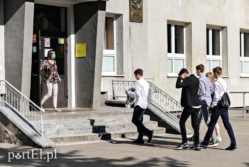 Elbląg, W ubiegłym roku egzamin ósmoklasistów odbył się w czerwcu. Na zdjęciu wejście do Sp nr 21 Elbląg, W ubiegłym roku egzamin ósmoklasistów odbył się w czerwcu. Na zdjęciu wejście do Sp nr 21