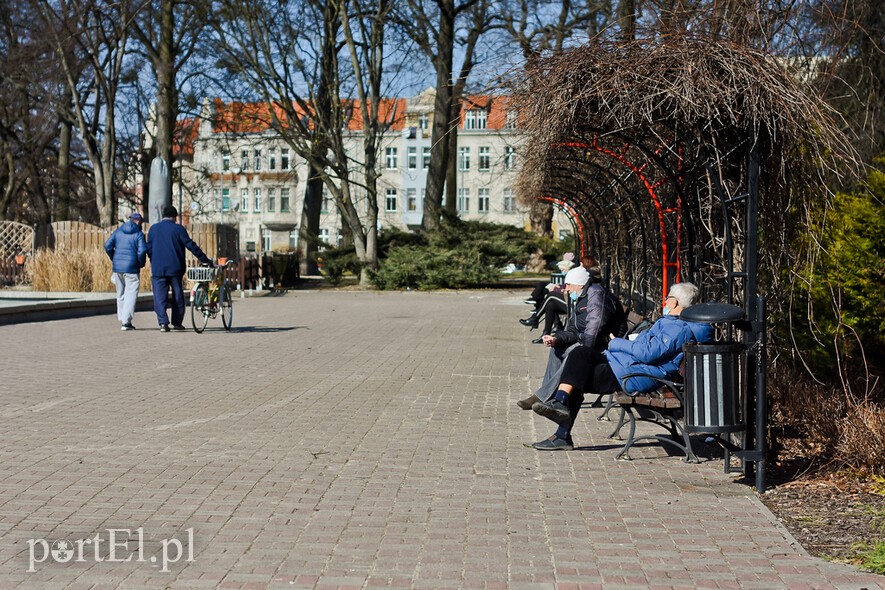 Elbląg, Kolejny rekord zakażeń w kraju. Zmarł mieszkaniec Elbląga Elbląg, Kolejny rekord zakażeń w kraju. Zmarł mieszkaniec Elbląga