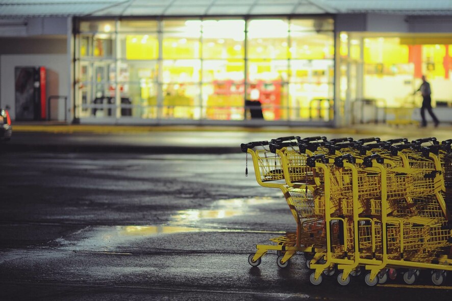 Na co zwracać uwagę, robiąc zakupy w supermarkecie?