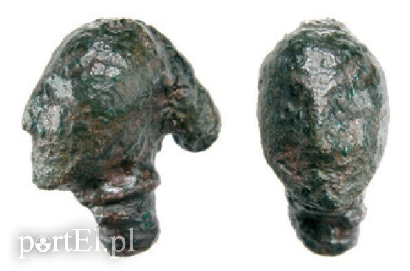 Elbląg, Janów Pomorski/Truso, fragment brązowej figurki, z której zachowała się tylko głowa kobieca ("Truso: legenda Bałtyku")