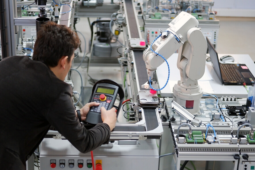 Czy robot przemysłowy to rozwiązanie dla każdej branży?