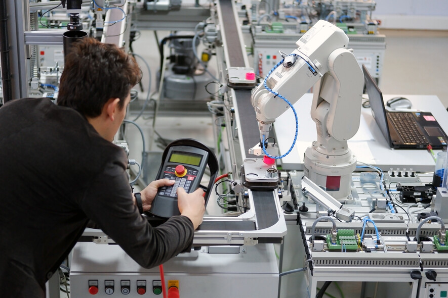 Czy robot przemysłowy to rozwiązanie dla każdej branży? Czy robot przemysłowy to rozwiązanie dla każdej branży?