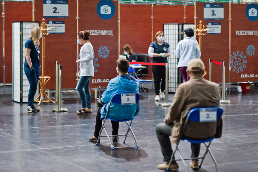 Elbląg, W Hali Sportowo - Widowiskowej ruszyl punkt szczepień