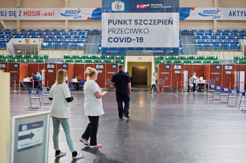 Elbląg, Na szczepienie do Hali Sportowo-Widowiskowej, a nie na Komeńskiego Elbląg, Na szczepienie do Hali Sportowo-Widowiskowej, a nie na Komeńskiego