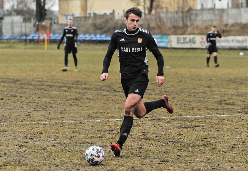 Elbląg, Trudna sytuacja pomarańczowo-czarnych