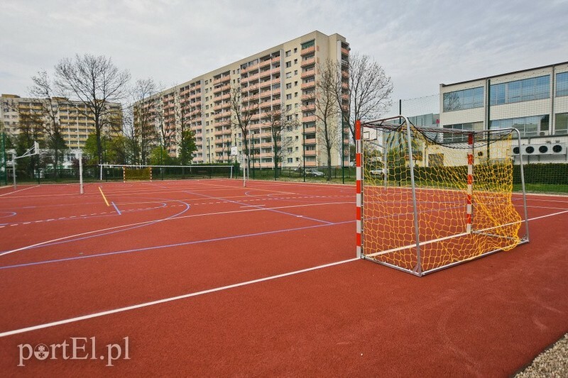 Elbląg, Boisko przy Szkole Podstawowej nr 18 zostanie przykryte "balonem" Elbląg, Boisko przy Szkole Podstawowej nr 18 zostanie przykryte "balonem"