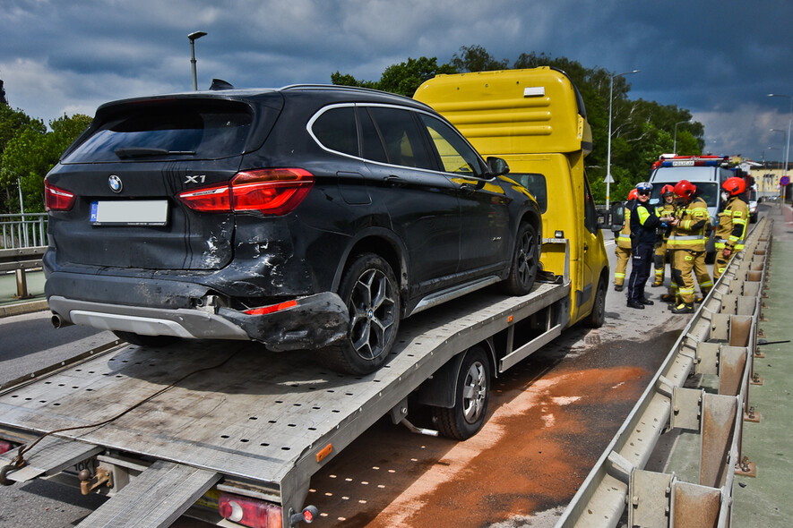 Elbląg, Kolizja audi z bmw na moście Wyszyńskiego Elbląg, Kolizja audi z bmw na moście Wyszyńskiego