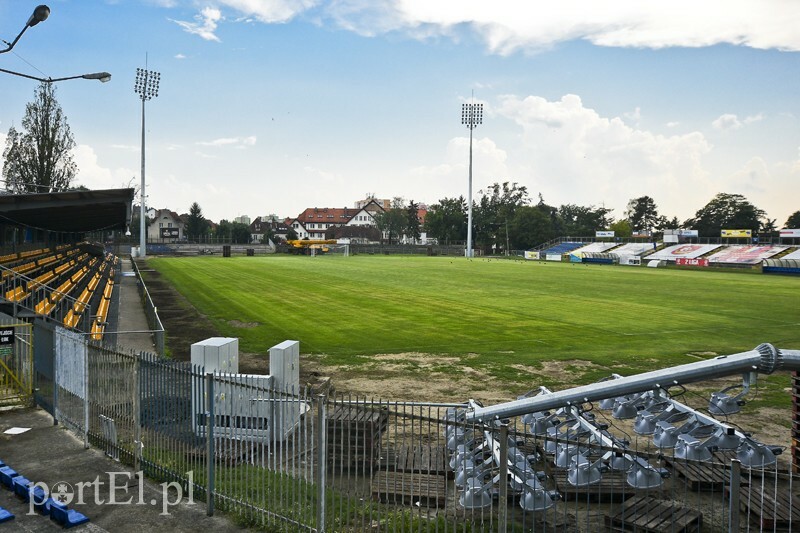 Elbląg, Jupitery na stadionie podczas montażu, zdjęcie z lipca 2018 r. Elbląg, Jupitery na stadionie podczas montażu, zdjęcie z lipca 2018 r.