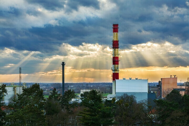 Elbląg, Elektrociepłownia EKO przy ul. Elektrycznej (Zdjęcie z konkursu Fotka Miesiąca, marzec 2020, autor: FredAN)