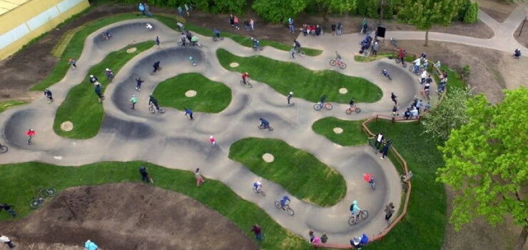 Elbląg, Jeden z przykładowych pumptracków. Czy taki powstanie w Elblągu? Elbląg, Jeden z przykładowych pumptracków. Czy taki powstanie w Elblągu?