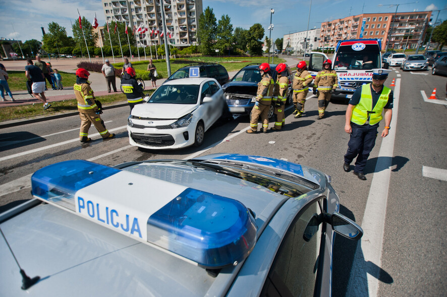 Elbląg, Kolizja 4 aut na czerwonym świetle