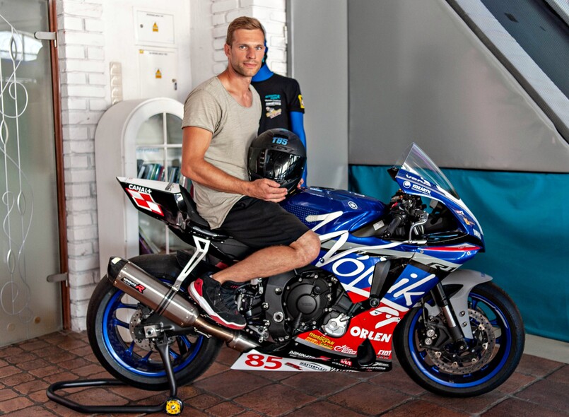 Elbląg, Tomasz Sobociński startuje w zawodach na motocyklu Yamaha R1