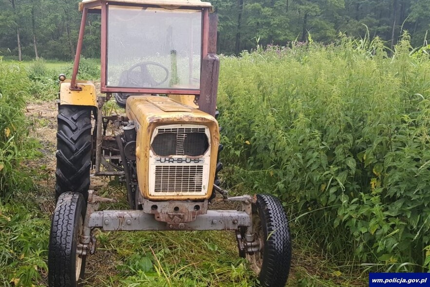 Elbląg, W pokrzywach znaleźli traktor