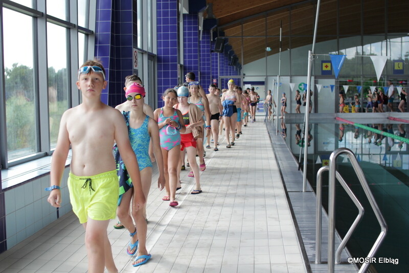 Elbląg, Wakacyjne zawody pływackie dla dzieci