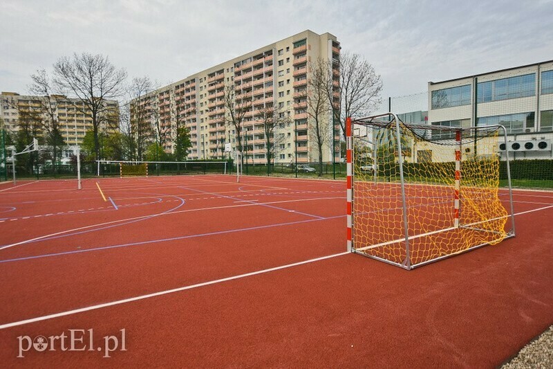 Elbląg, Boisko przy Szkole Podstawowej nr 18 ma zostać przykryte "balonem" Elbląg, Boisko przy Szkole Podstawowej nr 18 ma zostać przykryte "balonem"