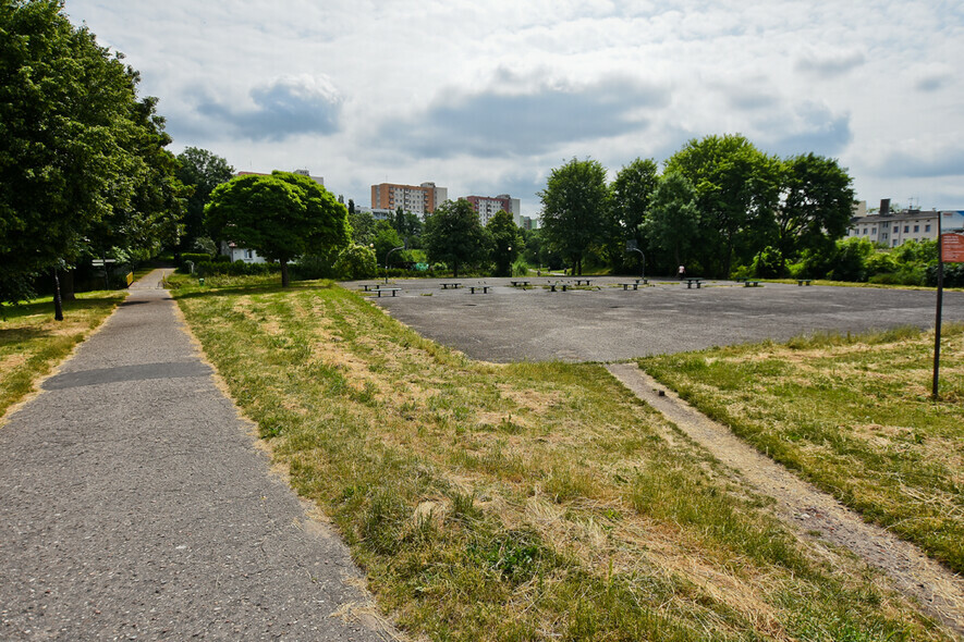 Elbląg, Tak obecnie wygląda plac przy ul. Oliwskiej, na którym ma powstać pumptrack Elbląg, Tak obecnie wygląda plac przy ul. Oliwskiej, na którym ma powstać pumptrack
