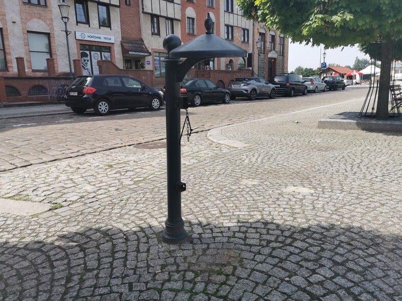 Elbląg, Miasto zapewnia, że na bieżąco wymienia uszkodzone kosze, Elbląg, Miasto zapewnia, że na bieżąco wymienia uszkodzone kosze,