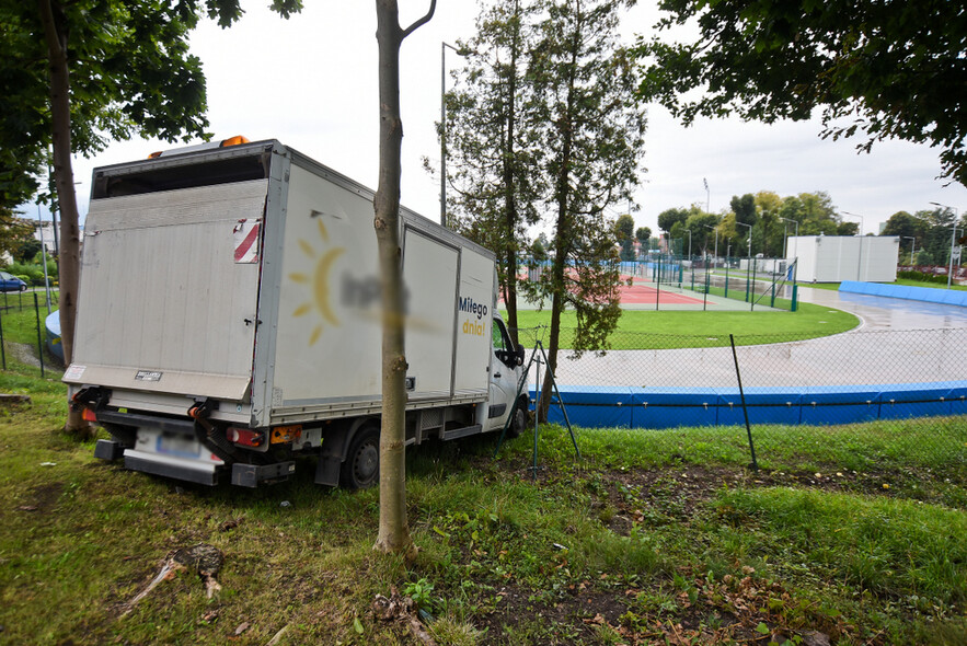 Elbląg, Autem dostawczym na tor Kalbar… na luzie Elbląg, Autem dostawczym na tor Kalbar… na luzie