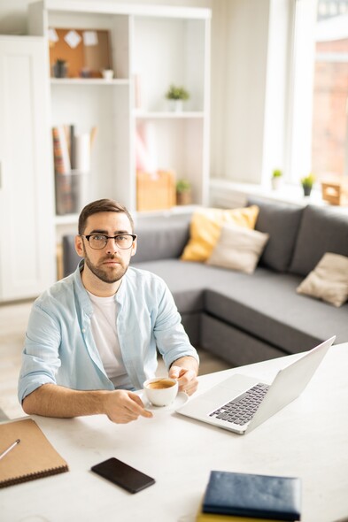 Home office, a motywacja do pracy. Poznaj fakty i mity na temat pracy w domu Home office, a motywacja do pracy. Poznaj fakty i mity na temat pracy w domu