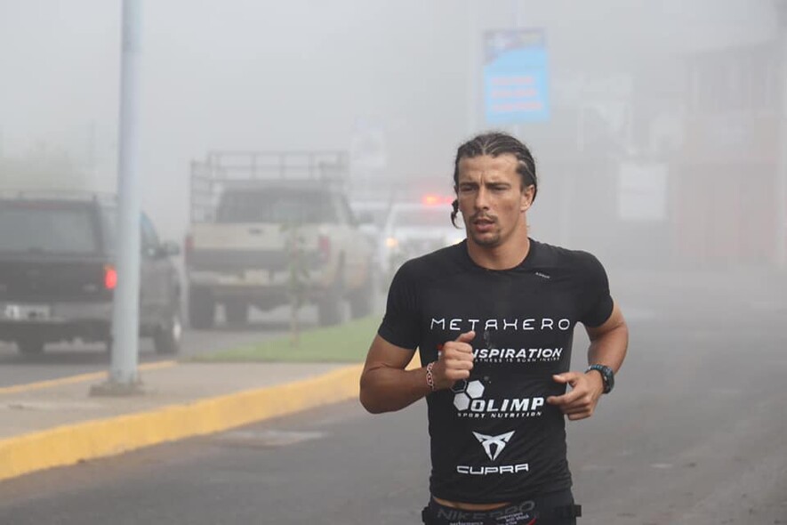 Elbląg, Robert Karaś na trasie biegowej w Meksyku