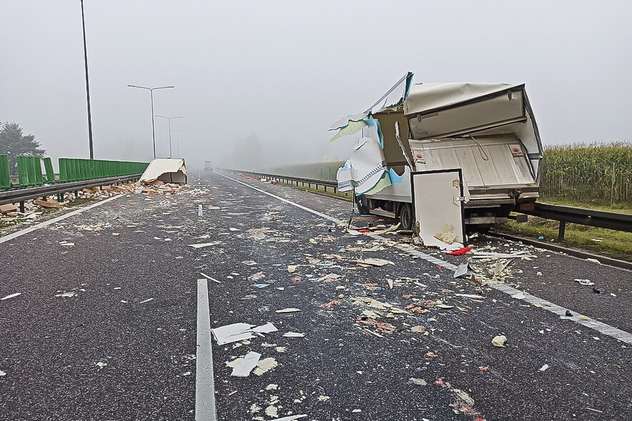 Elbląg, Kolizja aut dostawczych na obwodnicy Elbląga, trasa była zablokowana