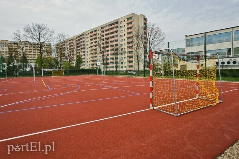 Elbląg, Hala przy SP 18, jak i przy SP 21 będzie gotowa za pół roku