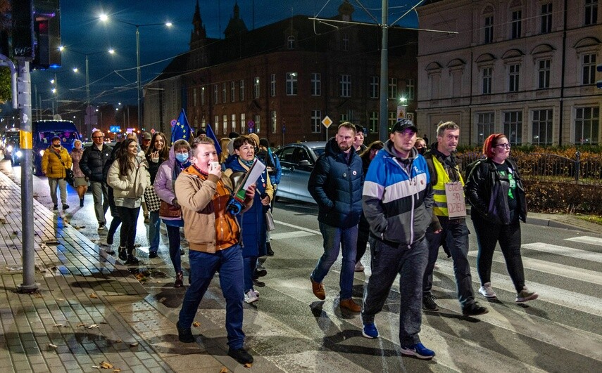 Elbląg, Prounijnie i przeciw wysokim cenom. Kolejny protest w Elblągu Elbląg, Prounijnie i przeciw wysokim cenom. Kolejny protest w Elblągu