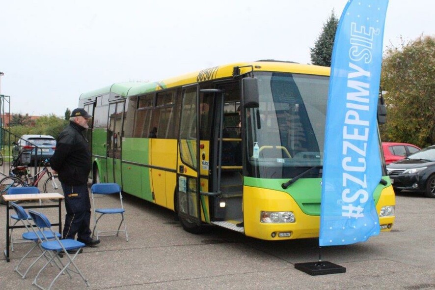 Elbląg, Szczepiący miejski autobus