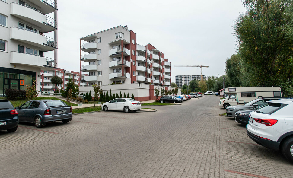 Elbląg, Nowa droga ma połączyć ul. Legionów z Częstochowską. W tle budowa budynku Korona 2 Elbląg, Nowa droga ma połączyć ul. Legionów z Częstochowską. W tle budowa budynku Korona 2