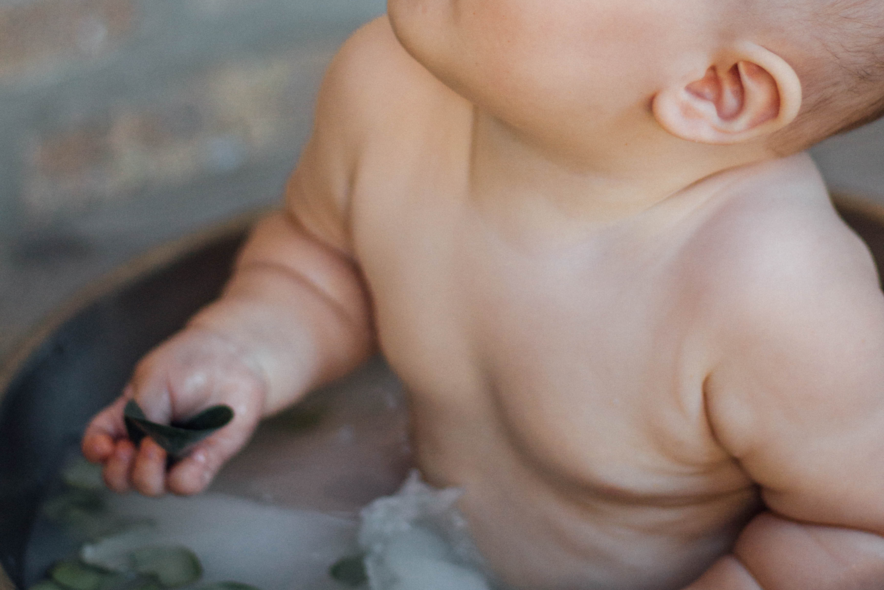 Emolienty dla niemowląt – korzyści w pielęgnacji skóry dziecka