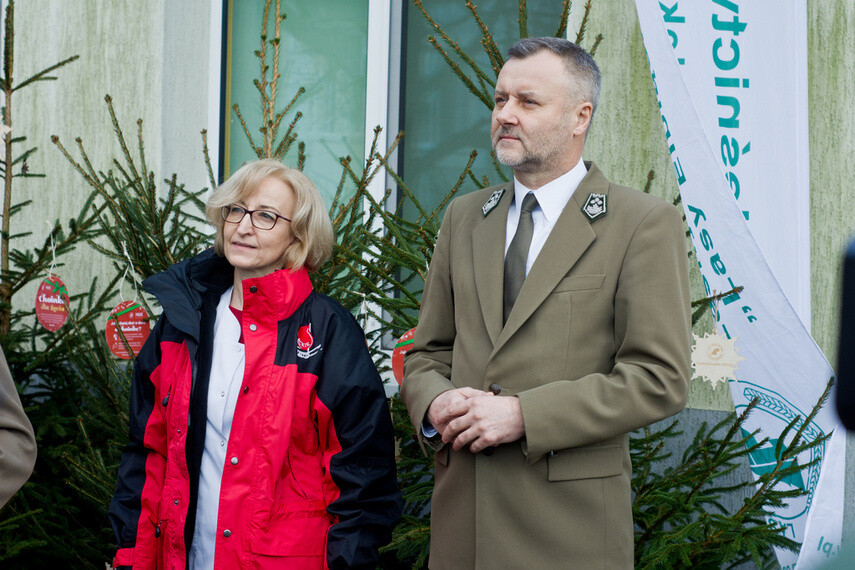 Elbląg, Barbara Słodownik, pielęgniarka koordynująca w elbląskim RCKiK oraz Mariusz Potoczny, Nadleśniczy Nadleśnictwa Elbląg