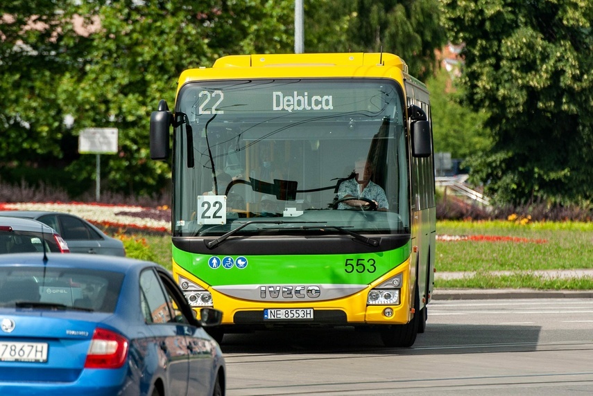 Elbląg, Miejskie autobusy (jeszcze) nie na prąd