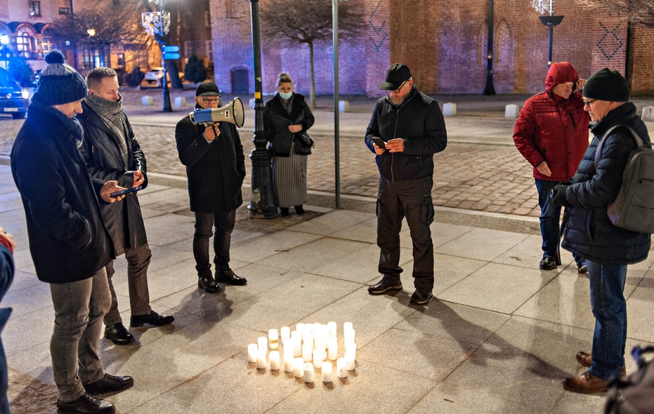 Elbląg, Znicze pod Ratuszem Staromiejskim