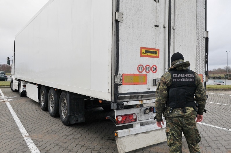 Elbląg, Zatrzymana naczepa na przejściu w Grzechotkach Elbląg, Zatrzymana naczepa na przejściu w Grzechotkach