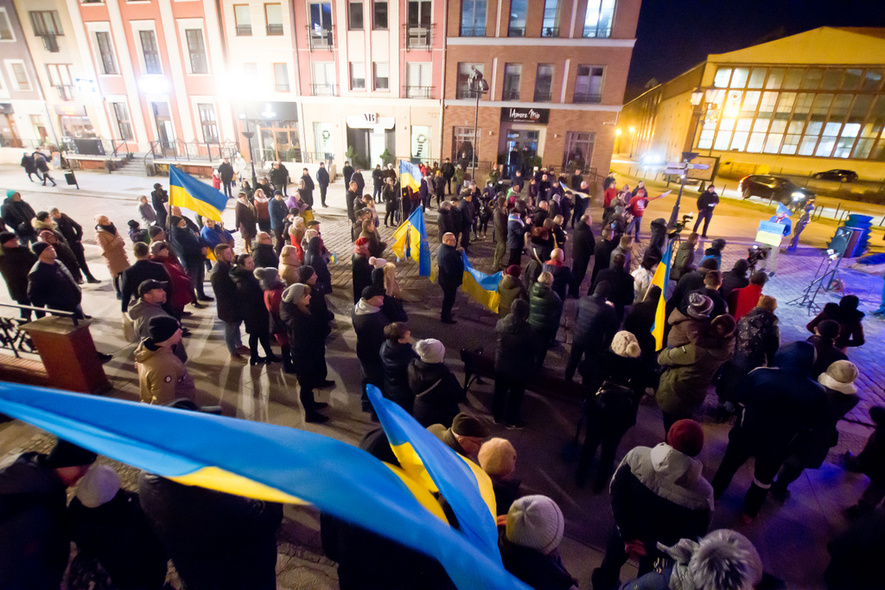 Elbląg, Pod Bramą Targową elblążanie wyrażali solidarność z Ukrainą