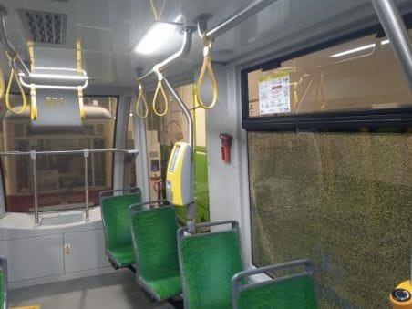 Elbląg, Strzelali z wiatrówki do tramwajów. Odpowiedzą za uszkodzenie mienia Elbląg, Strzelali z wiatrówki do tramwajów. Odpowiedzą za uszkodzenie mienia