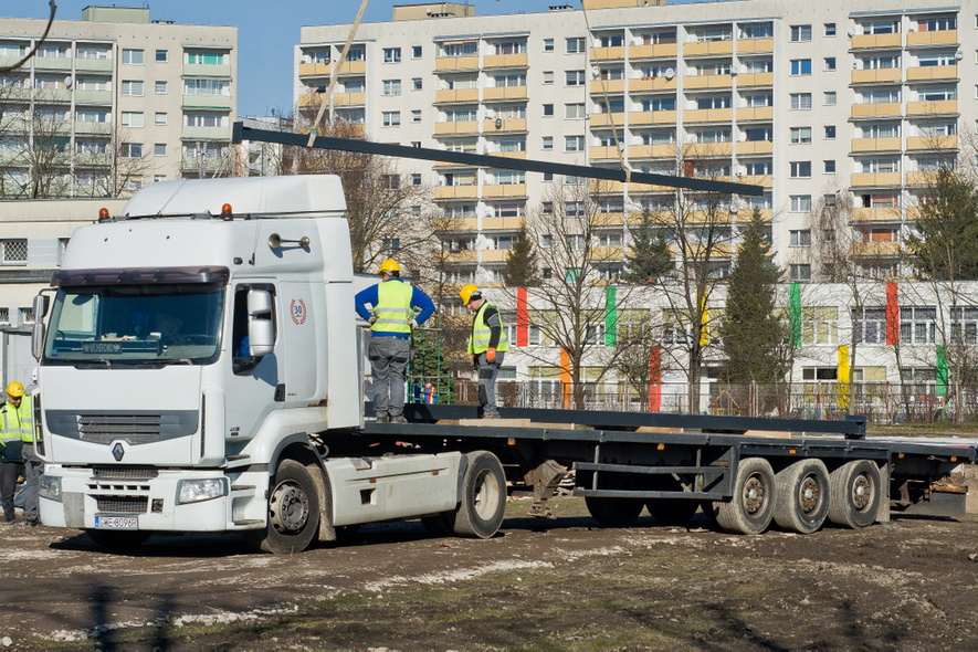 Elbląg, Przy szkołach powstają hale Elbląg, Przy szkołach powstają hale