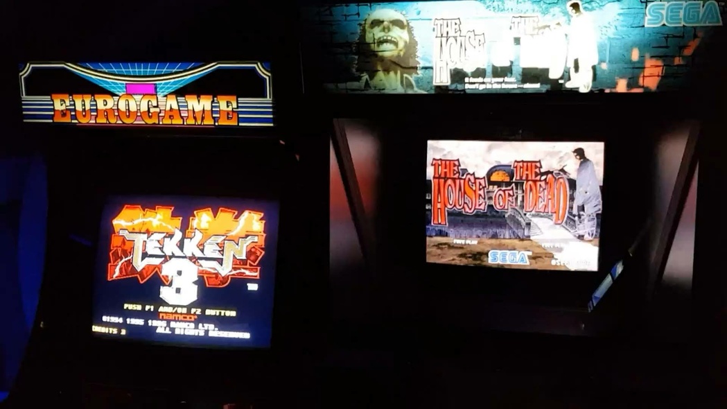 Elbląg, Tekken 3 - po lewej - w salonie przy Wyczółkowskiego. Elbląg, Tekken 3 - po lewej - w salonie przy Wyczółkowskiego.