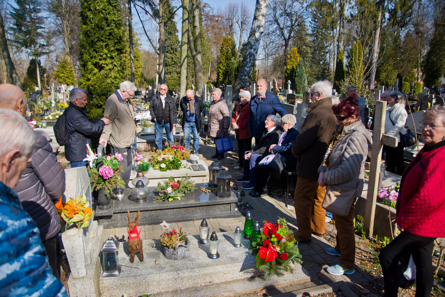 Elbląg, W rocznicę śmierci na grobie Trenera złożono kwiaty Elbląg, W rocznicę śmierci na grobie Trenera złożono kwiaty