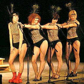 Elbląg, Kabaret "Szum" (zdjęcie z piątkowego pokazu w ramach festiwalu "... Czy to jest kochanie?") Elbląg, Kabaret "Szum" (zdjęcie z piątkowego pokazu w ramach festiwalu "... Czy to jest kochanie?")