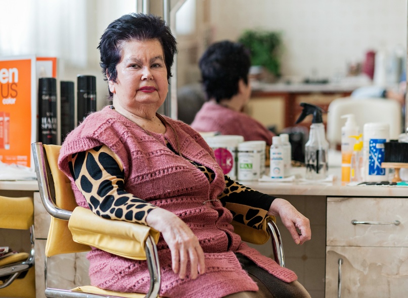 Elbląg, - Jeśli ktoś przychodzi do mnie od 50 lat, to znaczy, że naprawdę docenia moją pracę. - mówi Regina Kraśkiewicz Elbląg, - Jeśli ktoś przychodzi do mnie od 50 lat, to znaczy, że naprawdę docenia moją pracę. - mówi Regina Kraśkiewicz